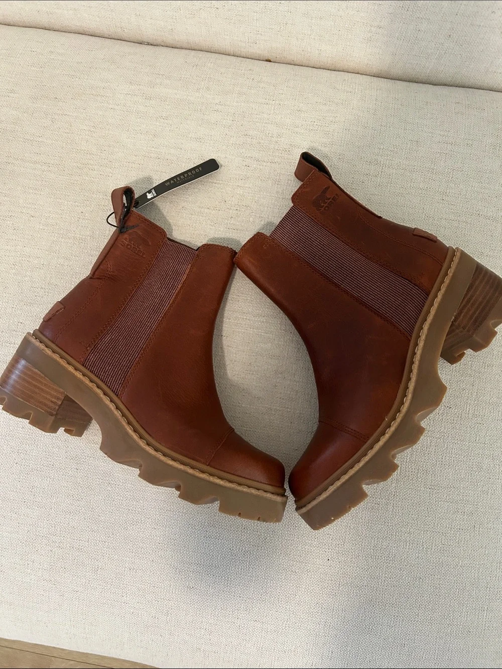 SOREL Joan Now Leather Chelsea Boot, Rustic Brown Gum, size 7, NWT No box.